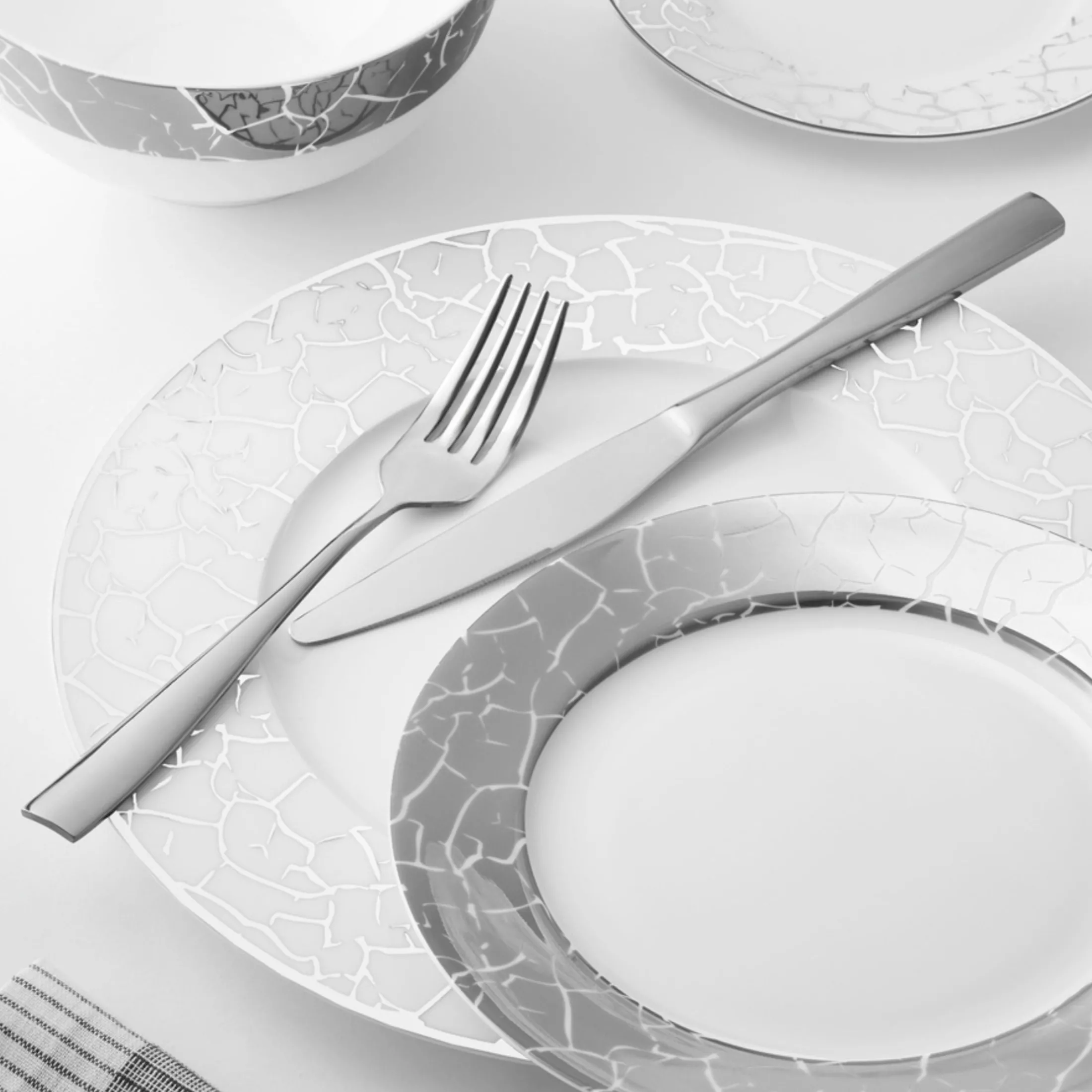 Summit New Bone China 16 Piece Dinnerware Set, Service for 4